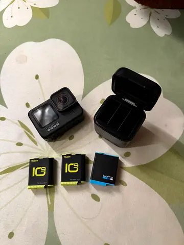 Gopro hero 9 black with extra batteries