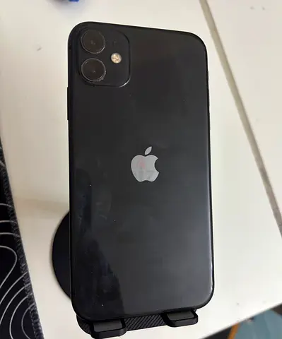 Used Black iPhone 11 - perfect condition 69 battery health