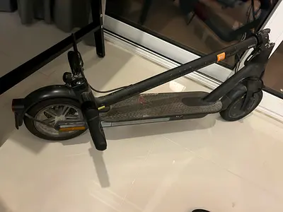 Foldable electric scooter in good condition