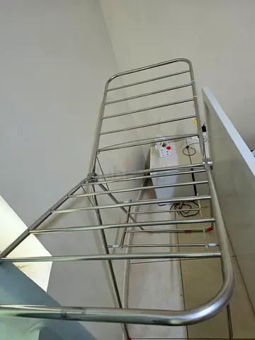 Foldable Stainless Steel Clothes Drying Rack - Lightweight, Used