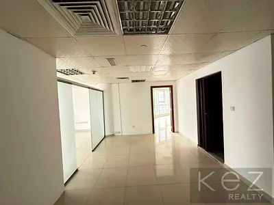 UNFURNISHED OFFICE || NEXT TO METRO | VACANT