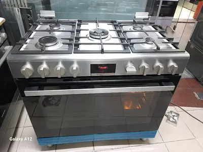Bosch series 6 full gas cooker like new 5 burner new model free delivery installation with warranty