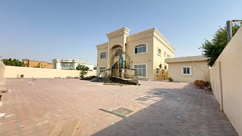 Luxurious 6 bedroom with maid brbq area driver room