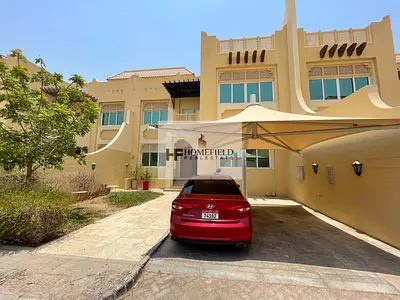 Family friendly modern villa with backyard - prime location