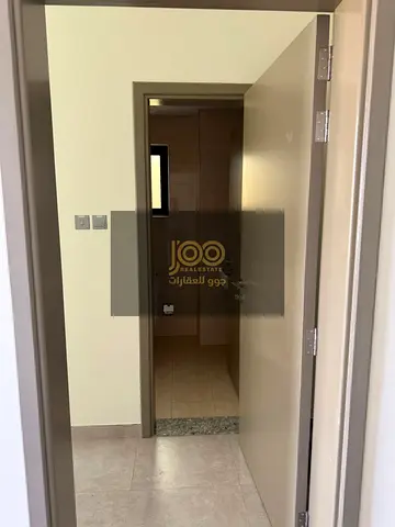 فرصه مميزه لفيلا جنب البحر مكونه من خمس غرف وخمس حمامات