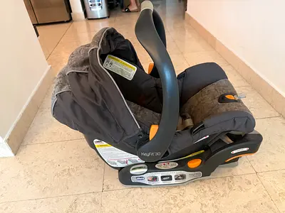 Chicco KeyFit 30 Infant Car Seat with Base  Stroller