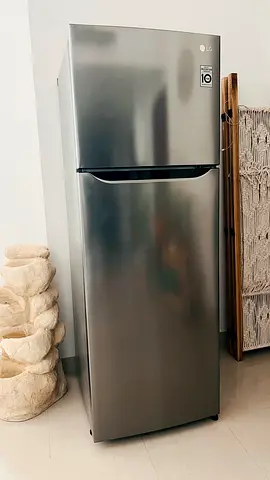 LG top freezer refrigerator! Great condition