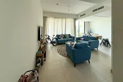 Single Row I Right on pool and Park I Spacious