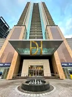 Elegant 1 Bedroom Apartment | 8 Boulevard Walk | Downtown
