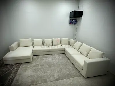 Looks great condition the one brand Ushape sofa