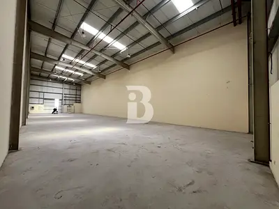 WAREHOUSE | 11300 SQFT | 30KW | MEZZANINE | CLEAN