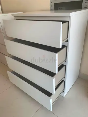 White 4-Drawer Chest Dresser in Good Condition