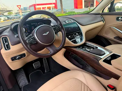 صورة 9 لـ 2022 Aston Martin DBX
