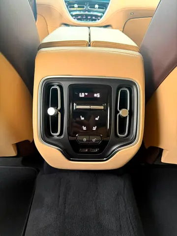 صورة مصغرة 17 لـ 2022 Aston Martin DBX
