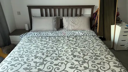 King bed with mattress