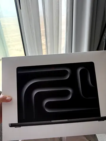 Mac-book Pro m5 1tb 14inch