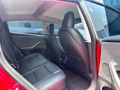 2025 Tesla MODEL 3 — фото 10