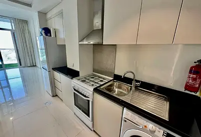 Golf View | Modern Studio | Prime Location