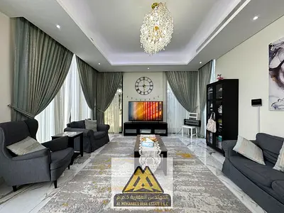 A luxurious, modernly finished villa with 5 bedrooms and a large swimming pool in the Al-Amira area, close to all services and main roads.