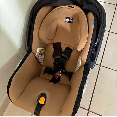 Chicco infant car seat / carrycot - good condition
