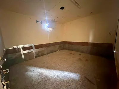 Workers' accommodation consisting of 3 rooms and 2 bathrooms | In a prime location | Area full of services