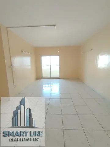 Big offers no maintenance charges 2bhk with balcony family bulding rent only 36k