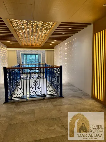 شقه للايجار السنوي بمنطقه المرقاب 3غرفه وصاله غرفه خادمه غرفه غسيل جيم ومسبح 2باركن 3بلكونه خزائن 5حمام داخل كمبوند