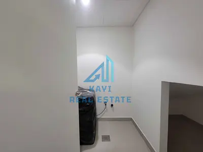 منزل تاون هاوس أنيق بثلاث غرف نوم للبيع | غرفة للخادمة | موقف سيارات مغطى