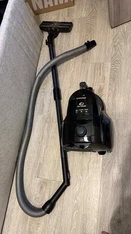 Vacuum cleaner