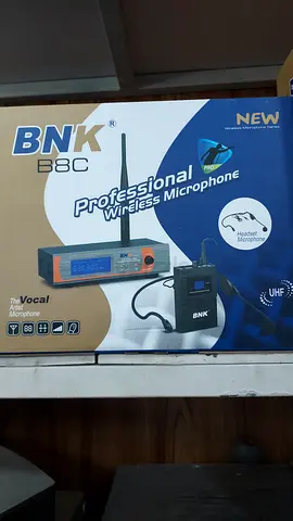 BNK B-8C Professional Wireless Microphone System - New/Boxed