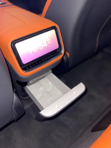 صورة 11 لـ 2025 Xiaomi YU7