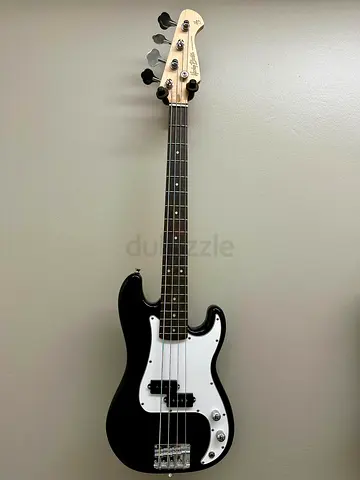 Harley Benton Bass Guitar - 450 AED (Negotiable)