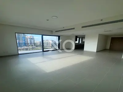 Exclusive Park Facing 3BR | Corner Unit |