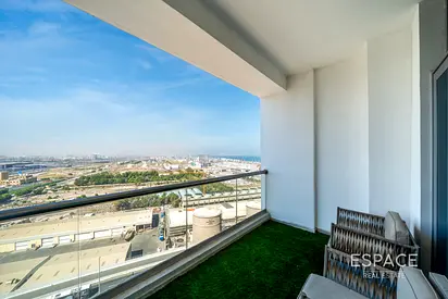 Upgraded | 3 Bedrooms | Prime Marina