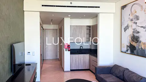 12 Cheques | Spacious Layout | Vacant Now