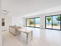 4BR+ Maid| North Island |Luxurious| Beach View