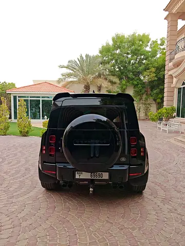 2023 Land Rover Defender 110 SE P400 | GCC Specs | Pristine Condition