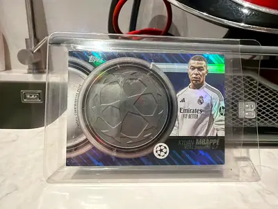 Kylian Mbappé Starball Relic Topps 25-26