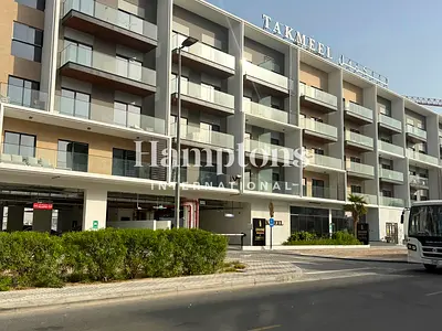 Elegant 1 Bedroom | With Close Kitchen