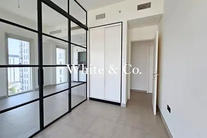 Vacant 2 bed | Corner unit | Pool views