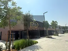 GOLDEN OPPORTUNITY | 4 BEDROOMS TOWENHOUSE MIDDLE UNIT | SMART HOME SYSTEM | PRIME LOCATION | LUXURI