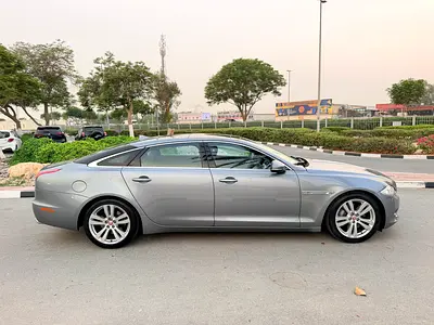 صورة 6 لـ 2015 Jaguar XJ