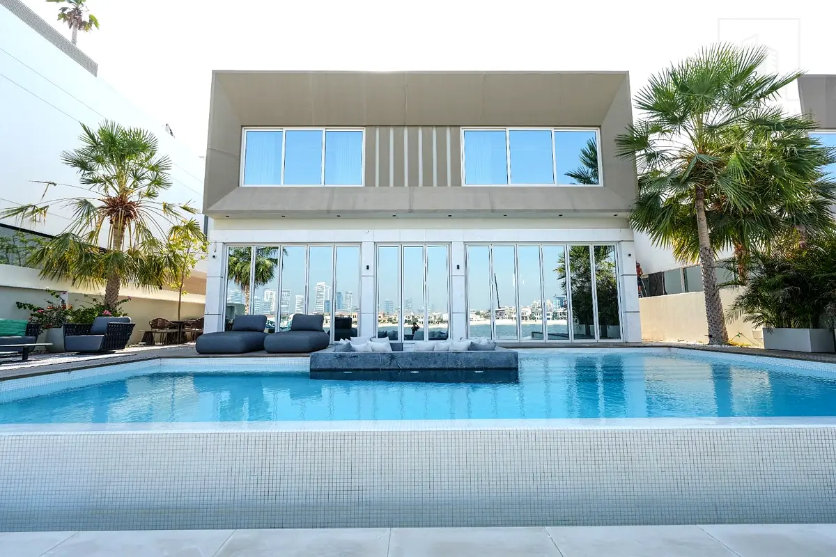 CUSTUM BUILD VILLA IN FROND N PALM JUMEIRAH