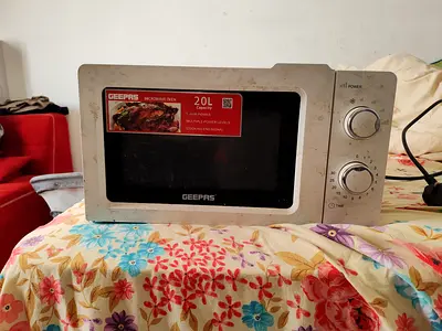 Geepas 20L Microwave Oven - Used, Working