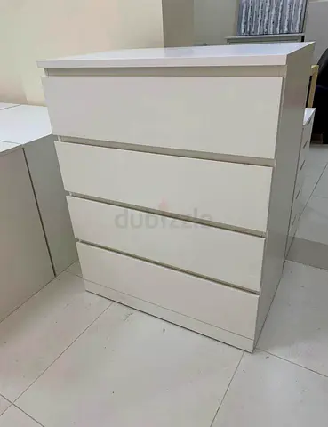 White 4-Drawer Chest Dresser in Good Condition