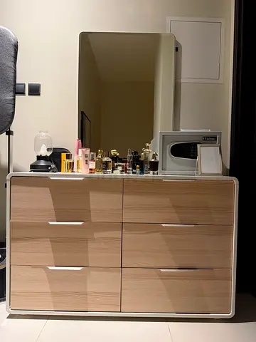 Modern 6-Drawer Dresser with Mirror - Light Wood Finish