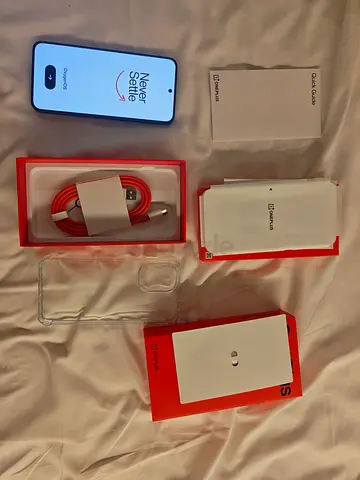 OnePlus 15R smartphone with box,  cable and clear case - good condition almost new