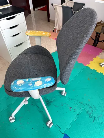 4Grey ergonomic swivel office chair with fabric upholstery and worn armrests(50 dirhams for 1 chair)