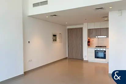 Modern I Pool View I Unfurnished | 1 Bed