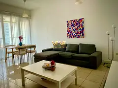 DIRECT ACCESS TO MARINA WALK | WELL-PLANNED LAYOUT | EASY ACCESS TO TRAM & TAXI STATIONS